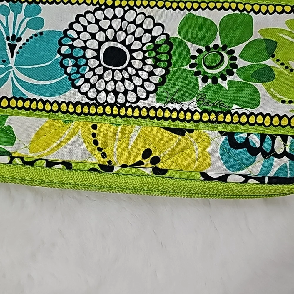 Vera Bradley Lime's Up 17'' Laptop Sleeve Green Yellow Blue Zip Zippered Pouch